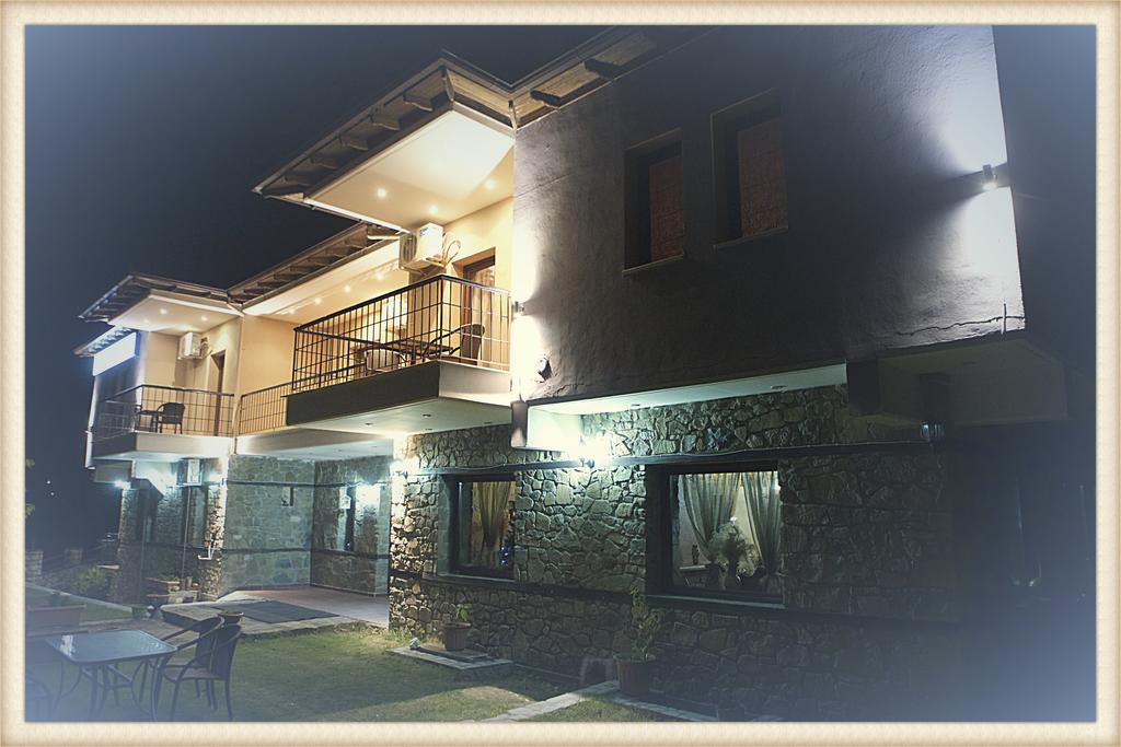 Voreas Hotel Káto Loutrákion Dış mekan fotoğraf
